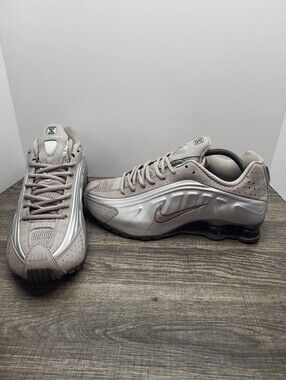 Nike Shox R4 Cave Stone Neutral Gray Men's Size 9.5 Running Shoes Sneakers